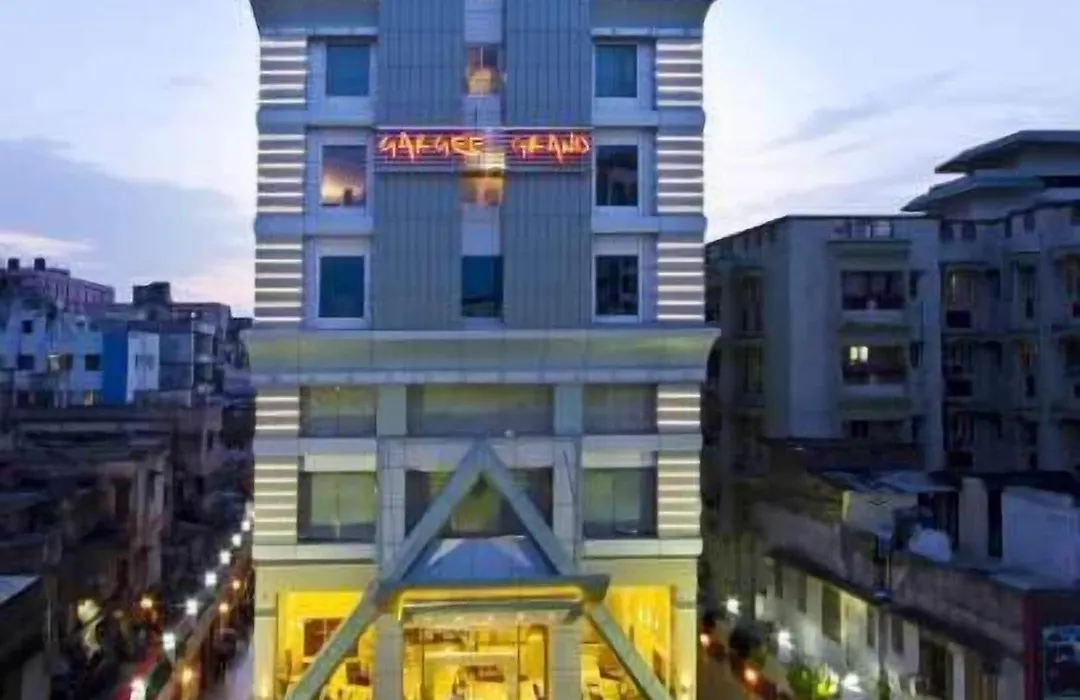 Hotel Gargee Grand-1