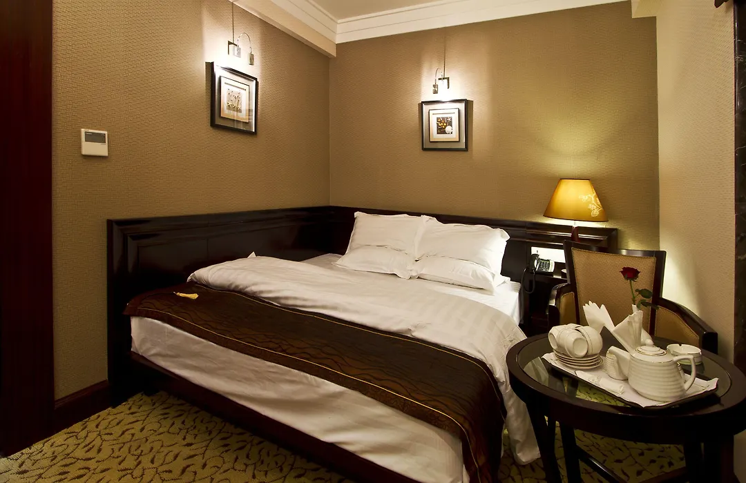 Hotel Gargee Grand-1