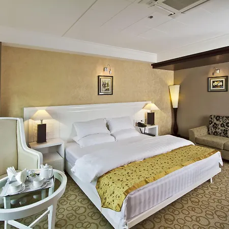 Hotel Gargee Grand-3